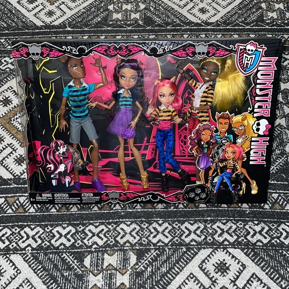 Monster High A Pack of Trouble Wolf Family Doll Set Werewolf New in Box Rare HTF - Picture 2 of 10
